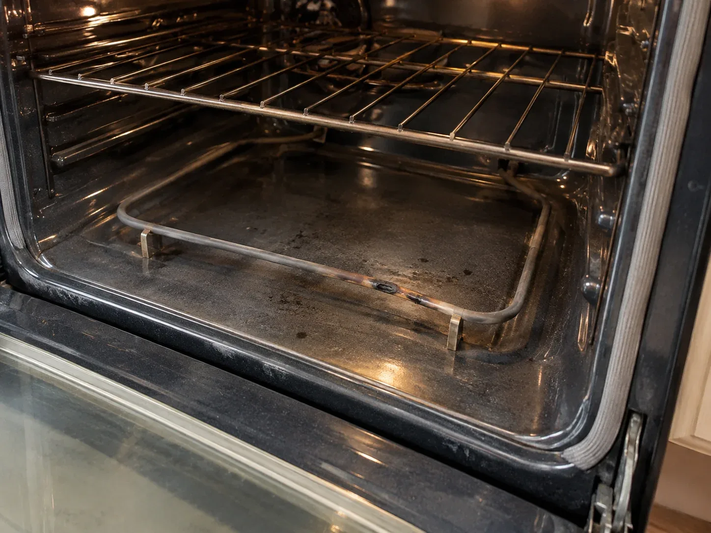 Oven with a visible heating or temperature problem